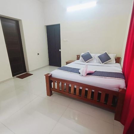 West Darshan Apartments And Villas Thiruvananthapuram Buitenkant foto
