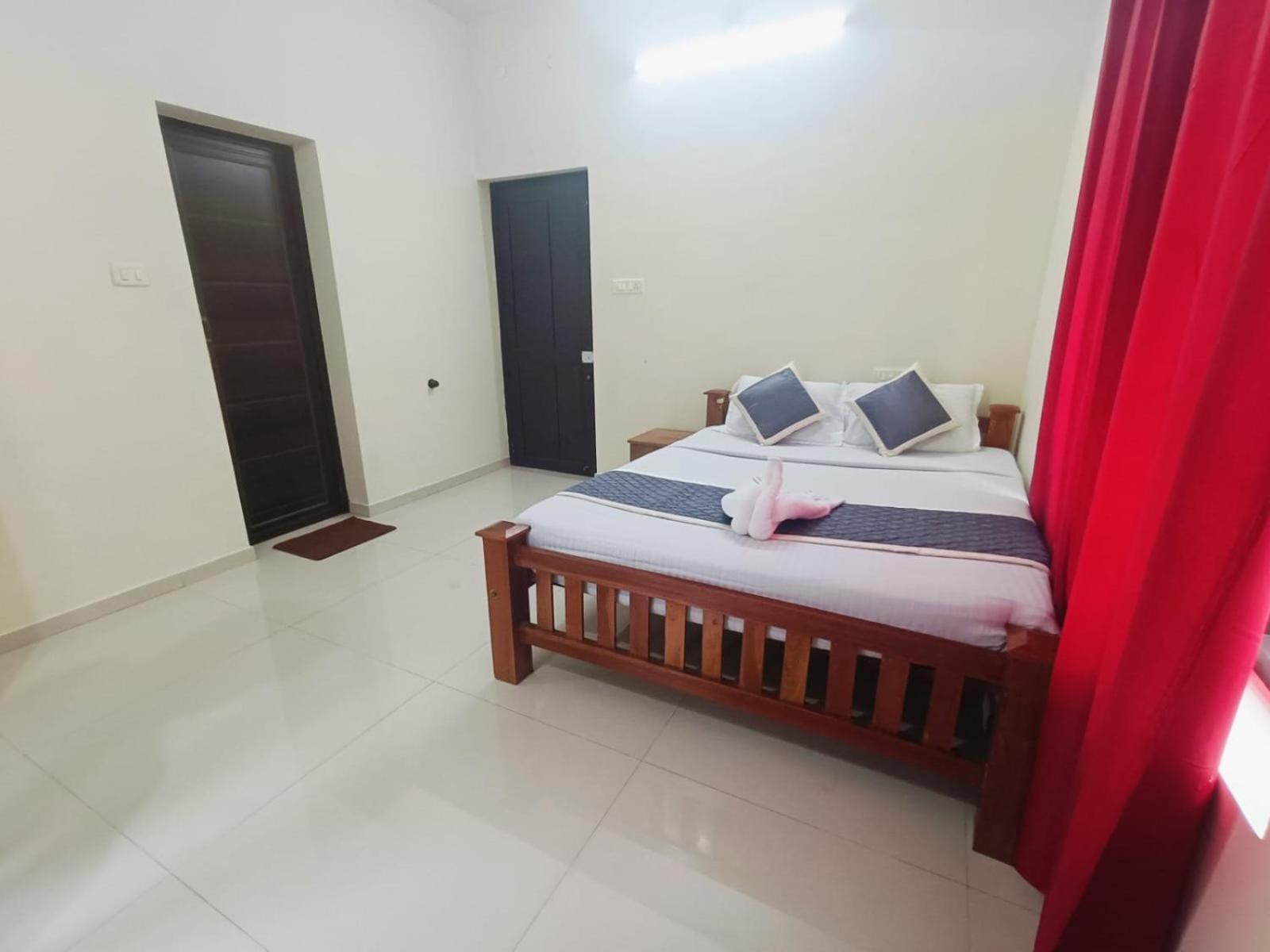 West Darshan Apartments And Villas Thiruvananthapuram Buitenkant foto